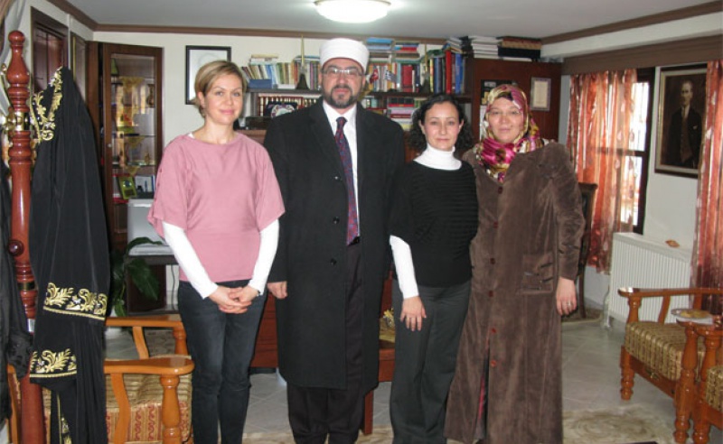 İskeçe Kadın Aile ve Kültür Kolu Müftü Mete’yi Ziyaret Etti